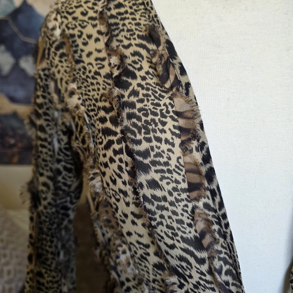 Chico's 100% Silk Leopard Print Blouse - Tie Front Mob Wife Crop Top - 0 - Picture 6 of 14